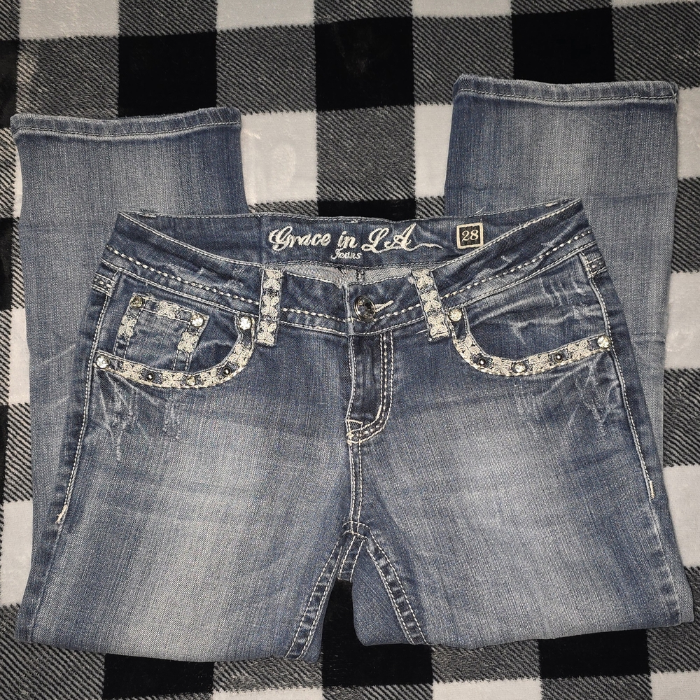 Grace in LA Blue Capris with Decorative Stitching  **SIZE 9/28×22  **MIDRISE
